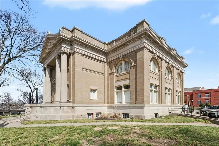 601 S 5th Street, Leavenworth, KS 66048 - #3