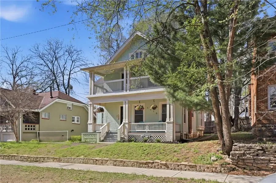 1116 W 41st Terrace, Kansas City, MO 64111 - #3