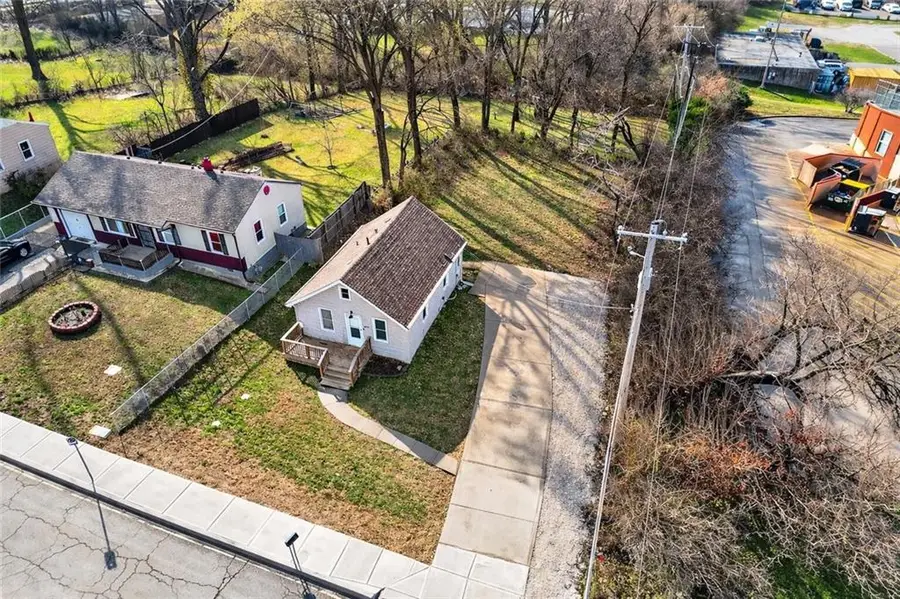 429 NE 42nd Street, Kansas City, MO 64116 - #2