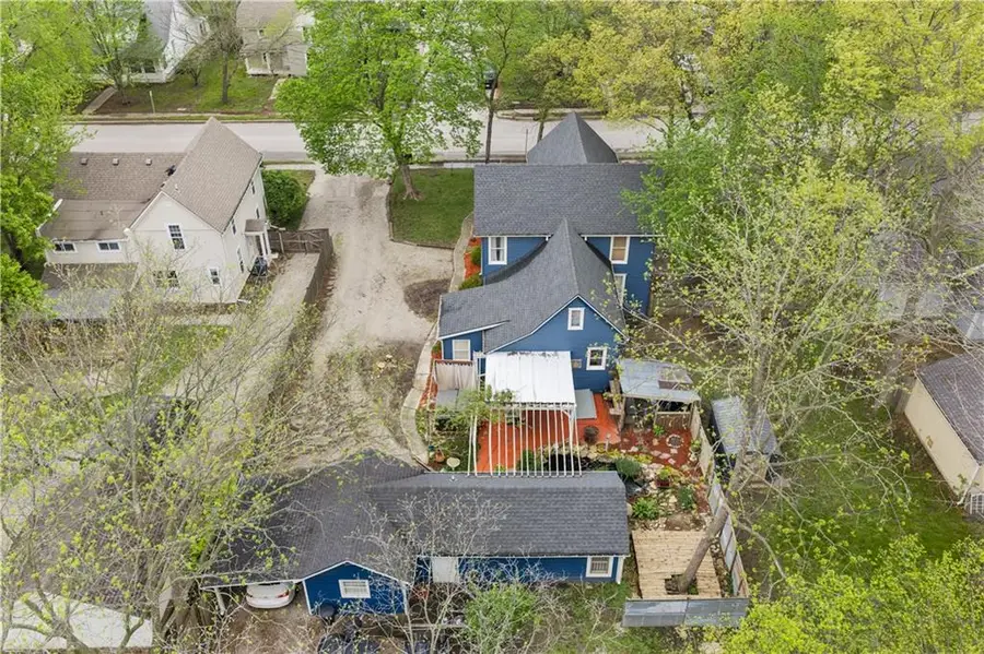 1009 S Independence Street, Harrisonville, MO 64701 - #2