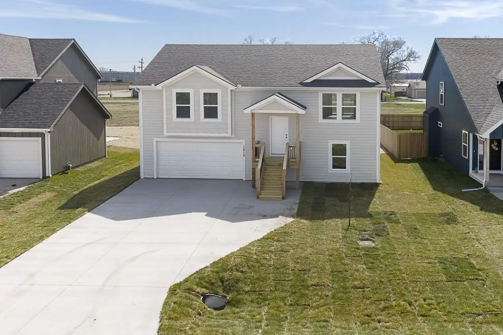 1007 2nd Street, Perry, KS 66073 - #1