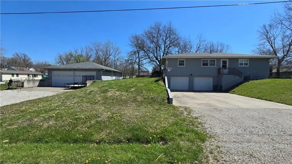 612 N Cedar Street, Cameron, MO 64429 - #1