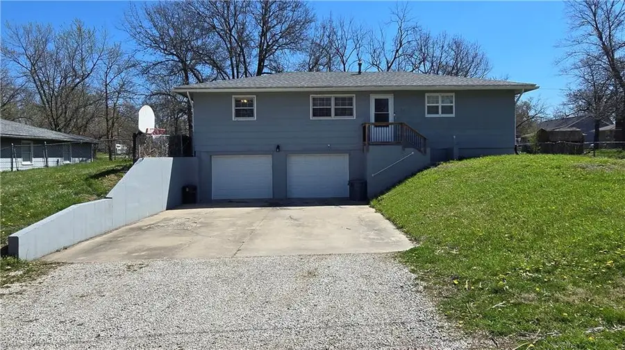 612 N Cedar Street, Cameron, MO 64429 - #2