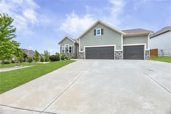 25250 W 141st Terrace, Olathe, KS 66061