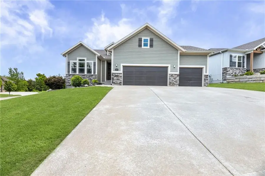 25250 W 141st Terrace, Olathe, KS 66061 - #2