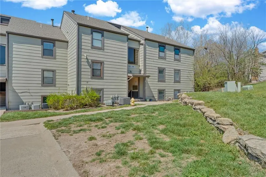 1300 Westbrooke Street, Lawrence, KS 66049 - #2