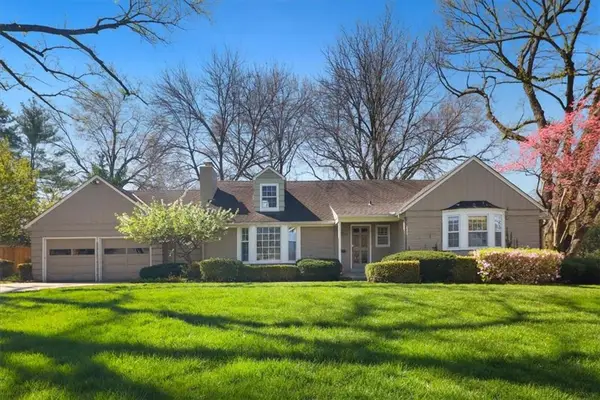 2711 W 67th Terrace, Mission Hills, KS 66208