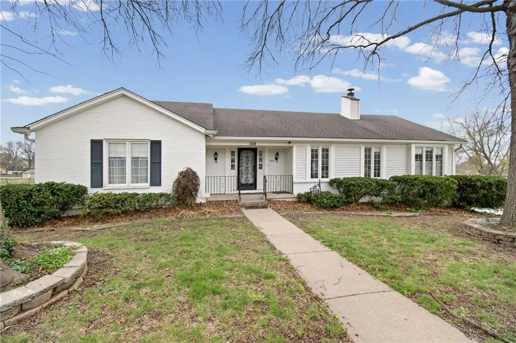 3300 S Hawthorne Avenue, Independence, MO 64052 - #1