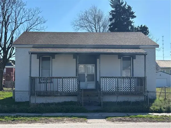 1507 S 10 Street, St Joseph, MO 64503