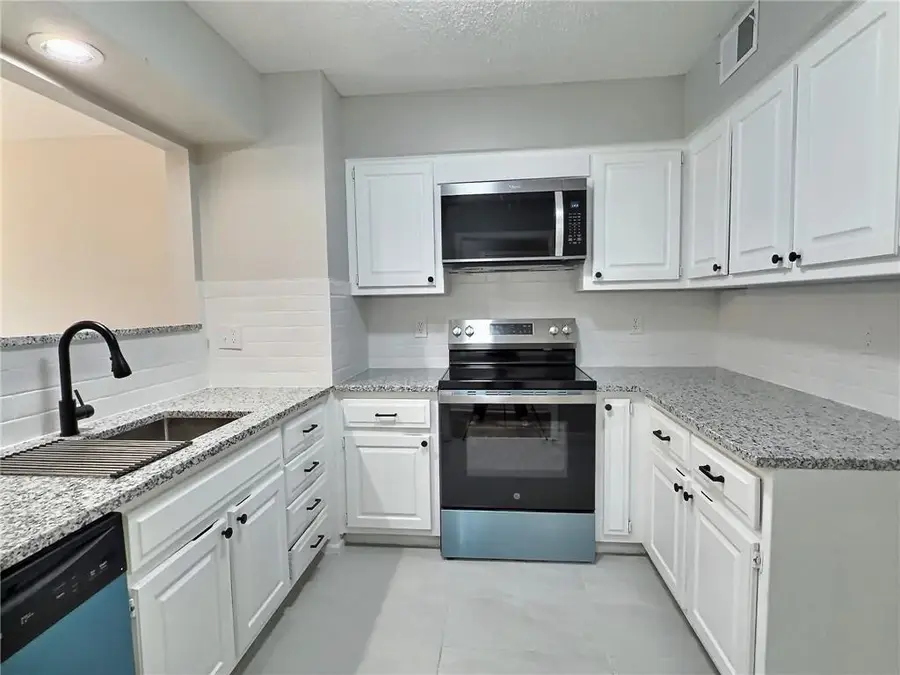 6529 Halsey Street, Shawnee, KS 66216 - #3