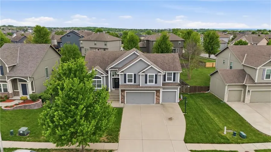 8105 NE 102nd Street, Kansas City, MO 64157 - #2