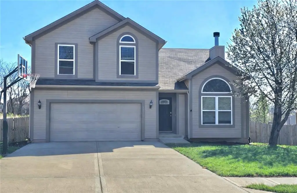 19609 Harbor Drive, Smithville, MO 64089 - #1