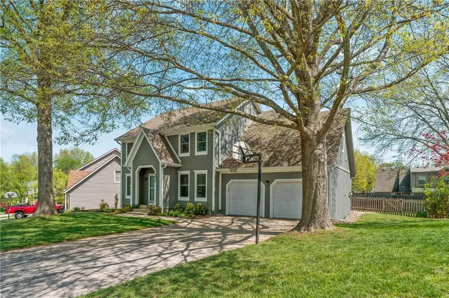 14827 S Navaho Drive, Olathe, KS 66062 - #2