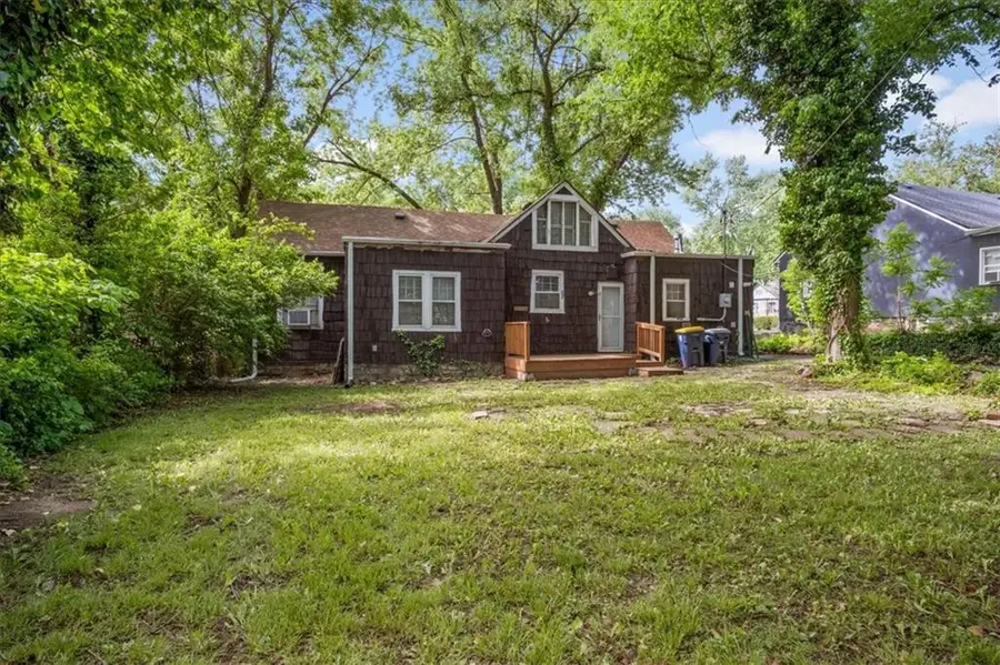 1404 E 77th Street, Kansas City, MO 64131 - #2