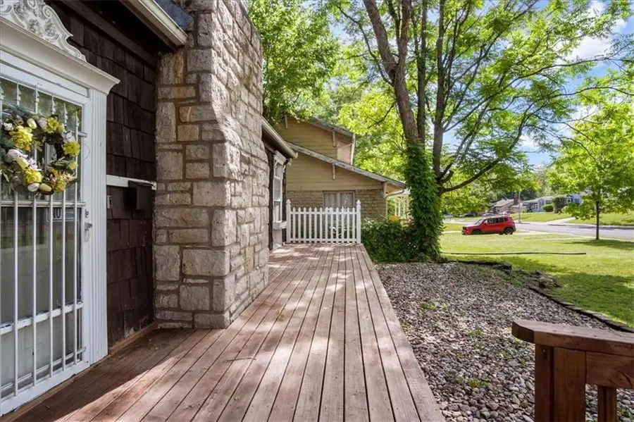 1404 E 77th Street, Kansas City, MO 64131 - #3