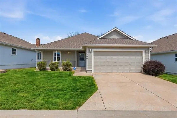 706 E Saturn Drive, Raymore, MO 64083