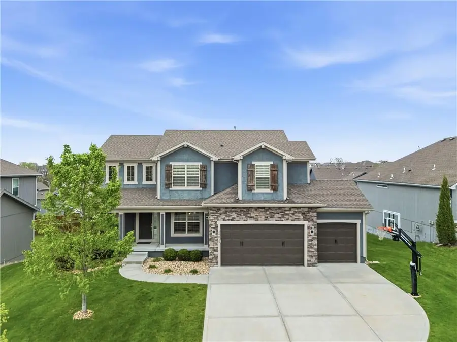 10015 N Richmond Avenue, Kansas City, MO 64157 - #2