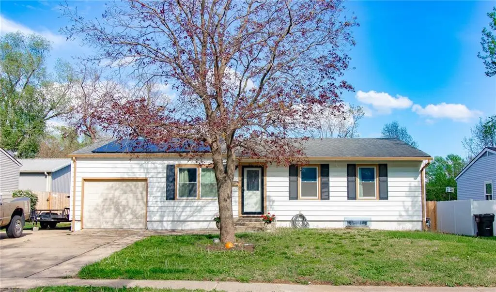 1211 N Cedar Crest Drive, Independence, MO 64056 - #1