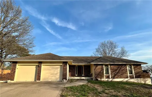 3005 S Viking Court, Independence, MO 64057