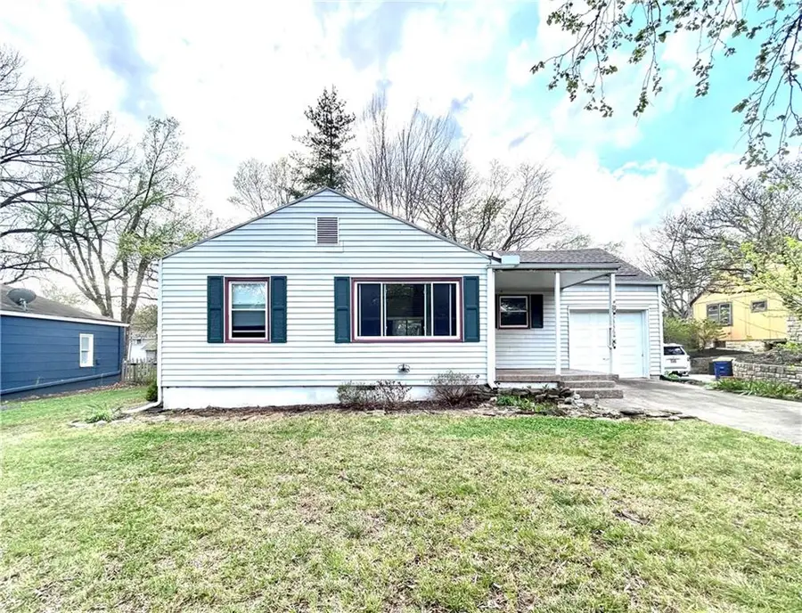 5336 Nall Avenue, Roeland Park, KS 66202 - #2