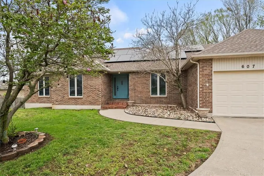 607 Horseshoe Drive, Pleasant Hill, MO 64080 - #2