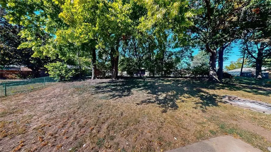 909 NW Range Street, Blue Springs, MO 64015 - #3