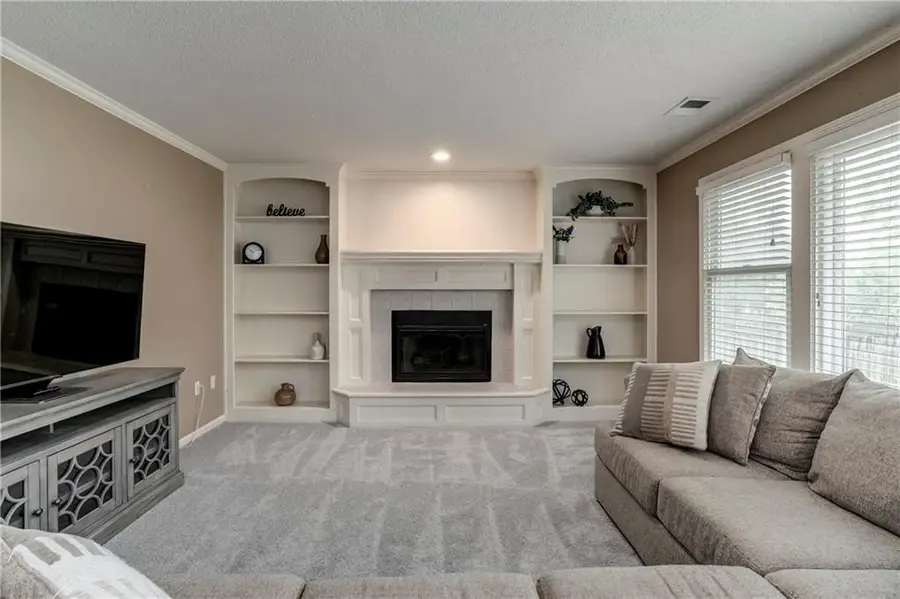 21513 W 52nd Street, Shawnee, KS 66226 - #3