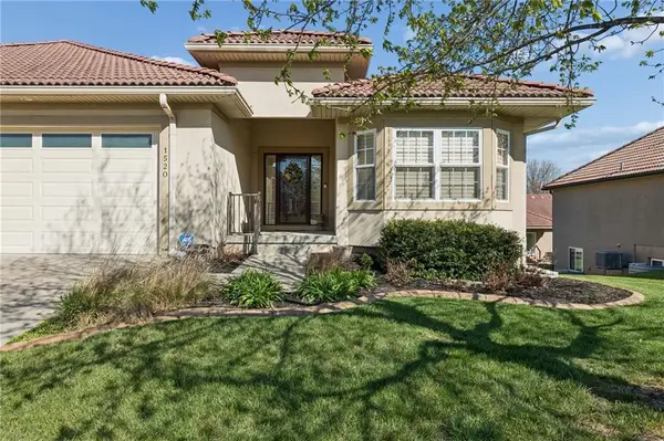 1520 SW Antiquity Drive, Lee's Summit, MO 64081