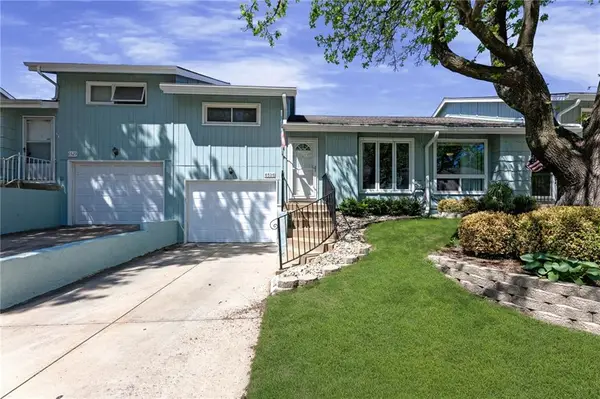 6525 W 49th Street, Mission, KS 66202