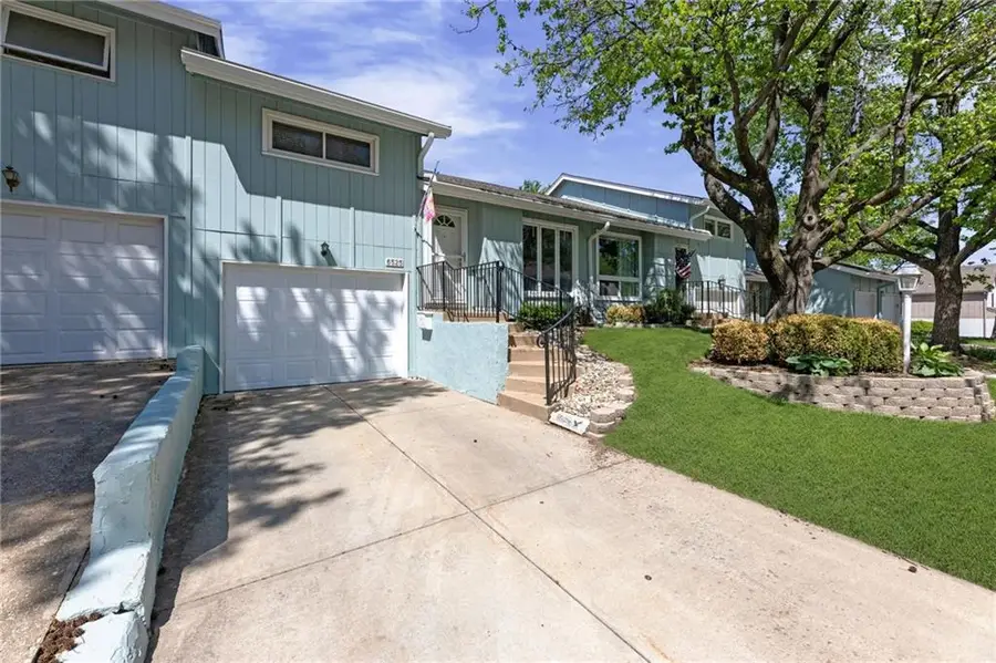 6525 W 49th Street, Mission, KS 66202 - #3