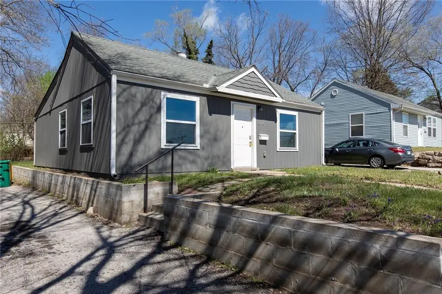 4714 Shawnee Drive, Kansas City, KS 66106 - #3