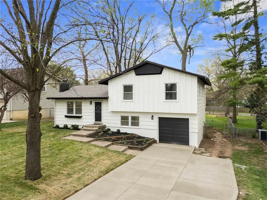 8813 W 90th Terrace, Overland Park, KS 66212 - #2