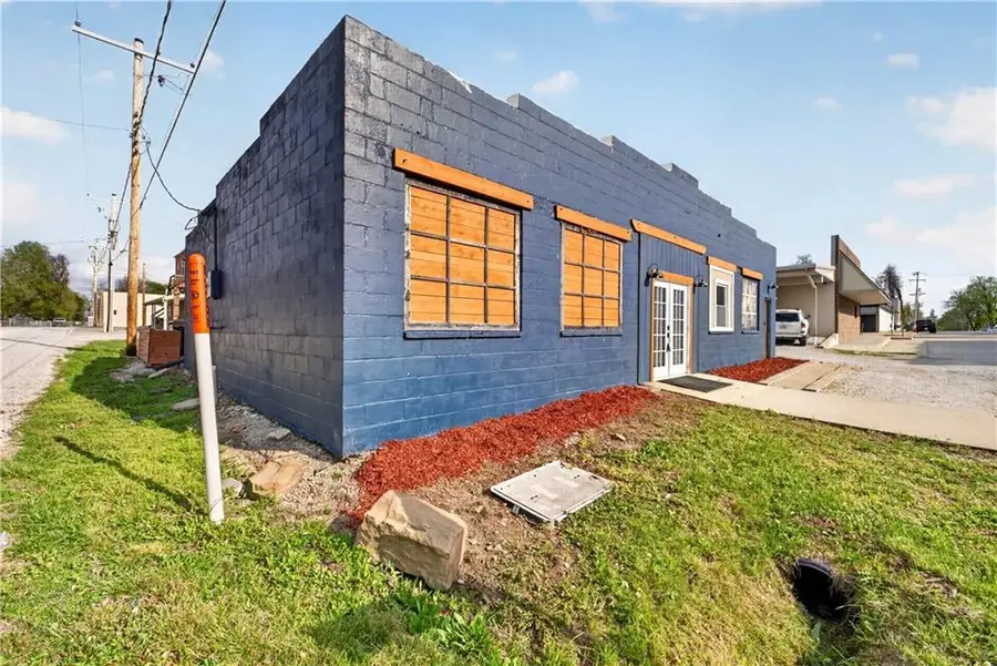 405 N Virginia Avenue, Adrian, MO 64720 - #3