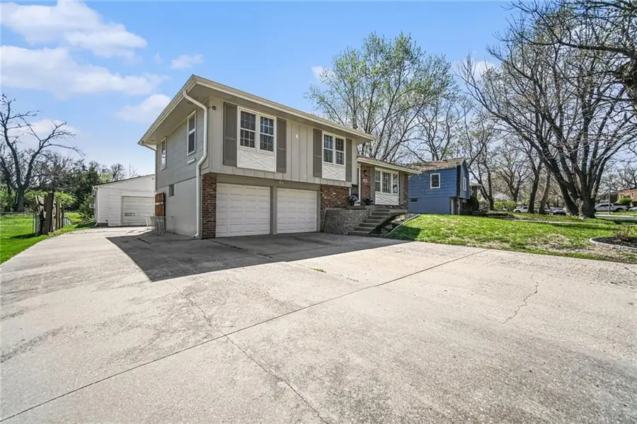 6403 E 120th Terrace, Grandview, MO 64030 - #2