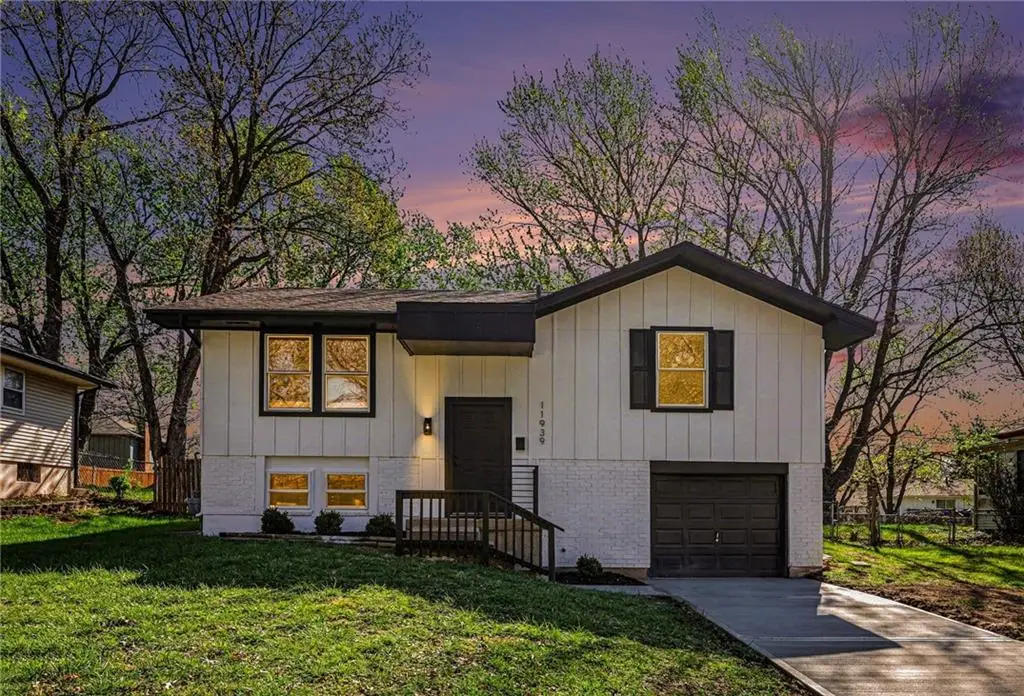 11939 Smalley Avenue, Grandview, MO 64030 - #1