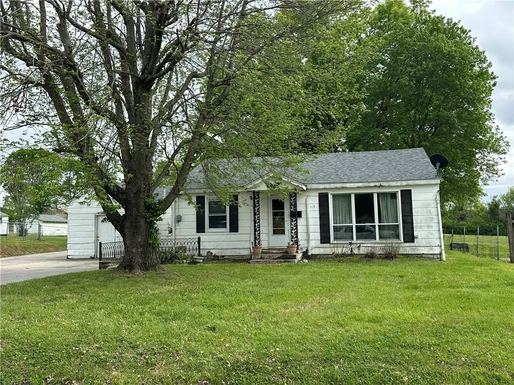 115 E South Street, Richmond, MO 64085 - #1