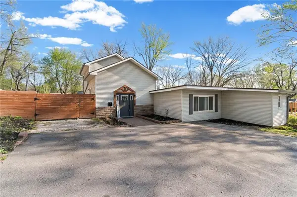 1205 SW South Avenue, Blue Springs, MO 64015