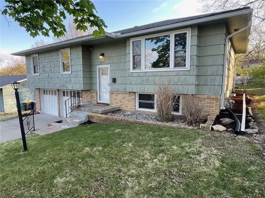 10637 College Avenue, Kansas City, MO 64137 - #2