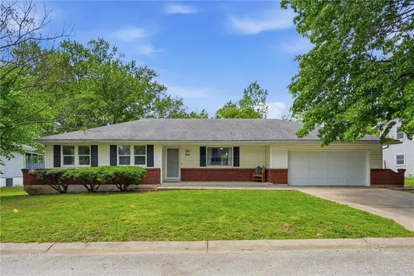 944 Ridge Drive, Warrensburg, MO 64093