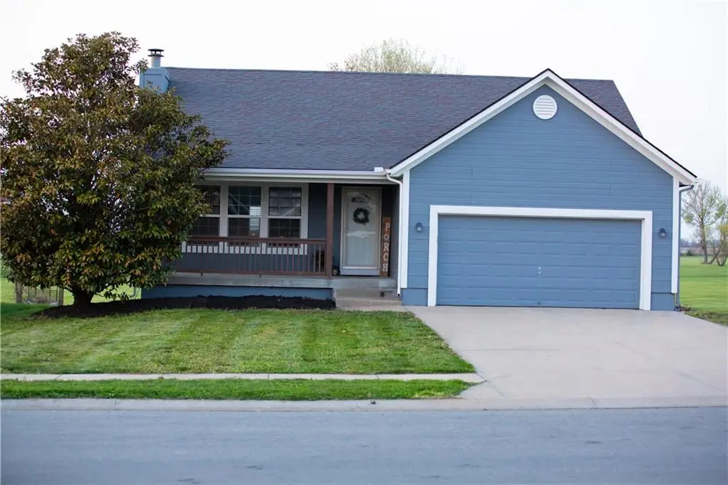 505 W 4th Street, Wellsville, KS 66092 - #1