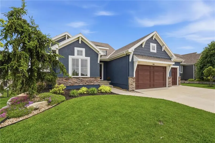 16905 Bradshaw Street, Overland Park, KS 66221 - #2
