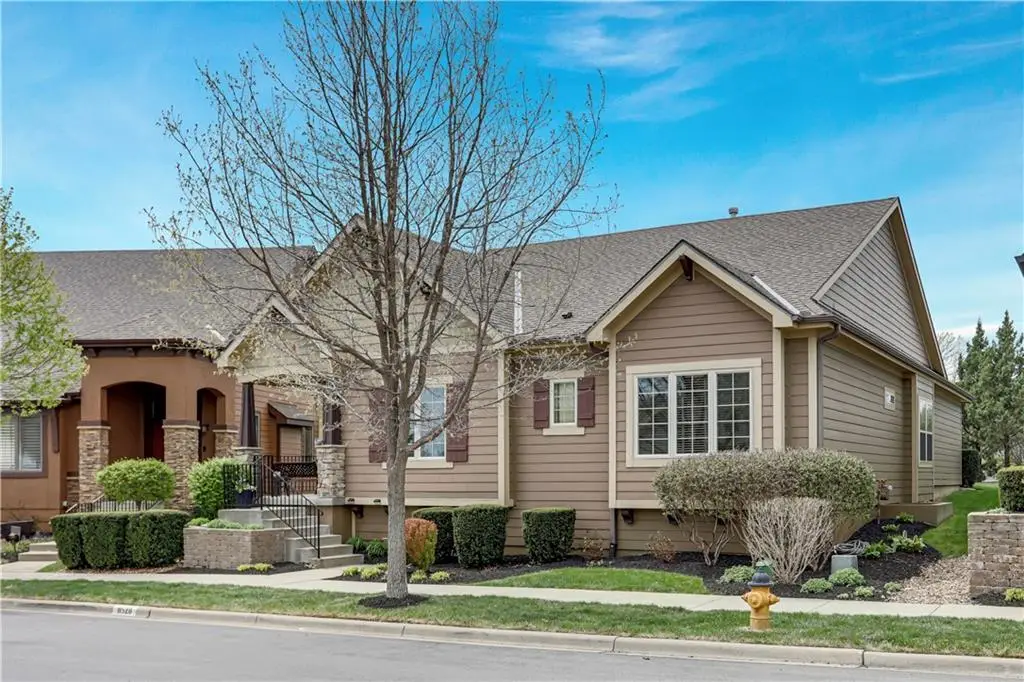 8528 Cardinal Street, Lenexa, KS 66219 - #1