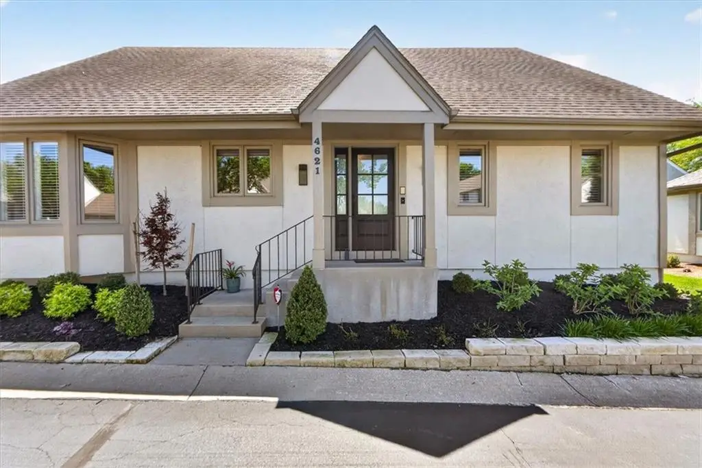 4621 W 89th Street, Prairie Village, KS 66207 - #1