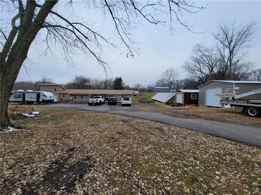 506 S Washington Street, Maysville, MO 64469 - #2