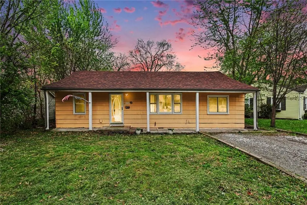 1005 E Cedar Street, Olathe, KS 66606 - #1