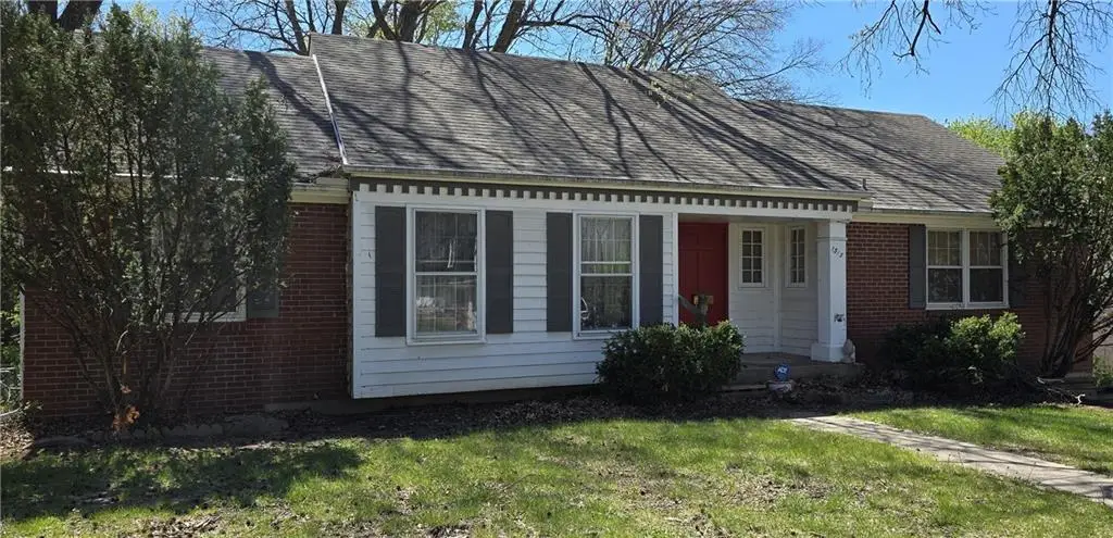 1313 E 98th Terrace, Kansas City, MO 64131 - #1
