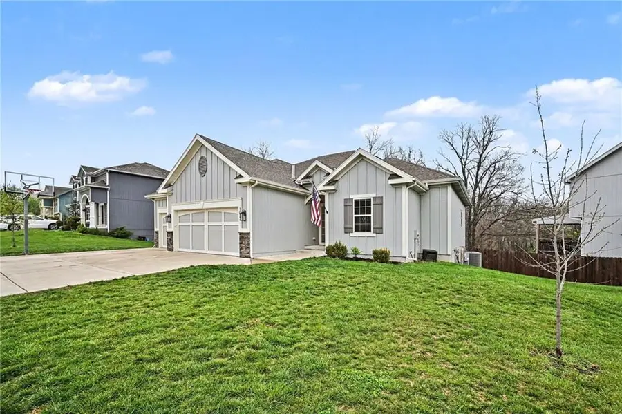 1032 E 14th Street, Kearney, MO 64060 - #2