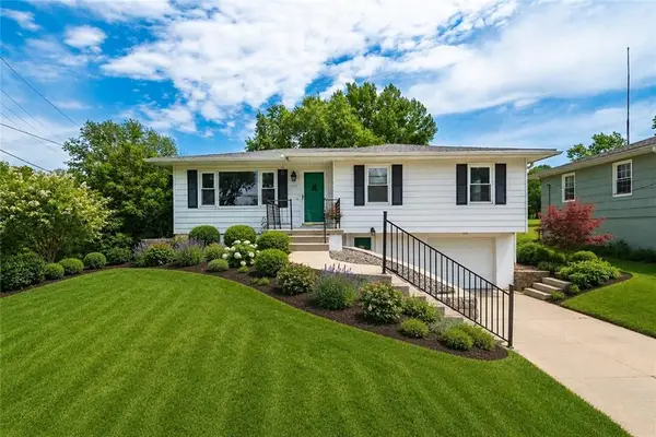 2913 S 29th Street, St Joseph, MO 64503