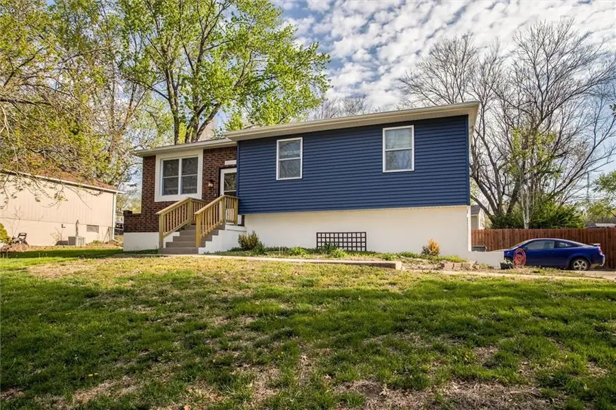 2807 NW Milford Place, Blue Springs, MO 64015 - #2