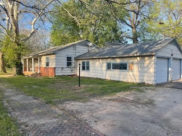 201 S Walnut Street, Pittsburg, KS 66762 - #2